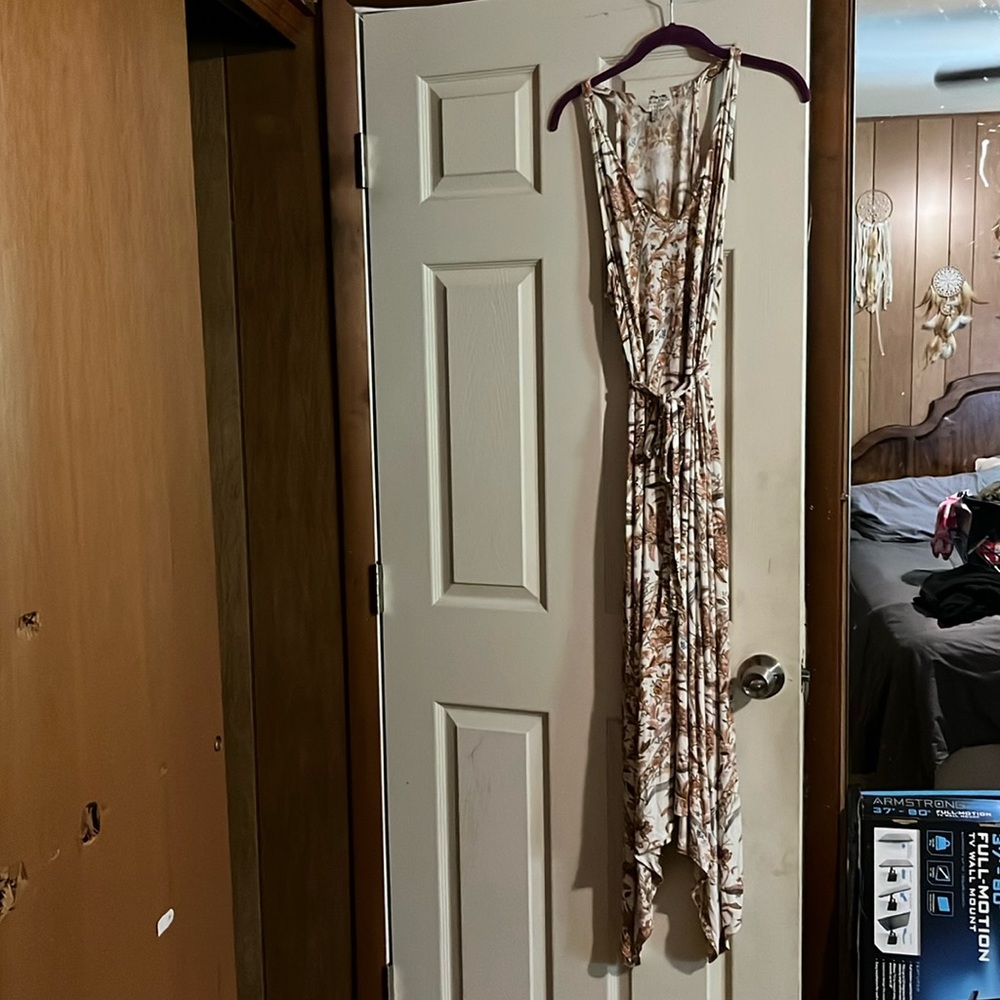 Lucky Brand Dress worn 1x in Excellent Condition. V-neck and Sharkbite Hem.